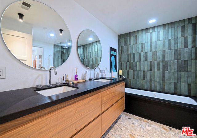 4820 Bellflower Avenue 206, North Hollywood (los Angeles), CA 91601