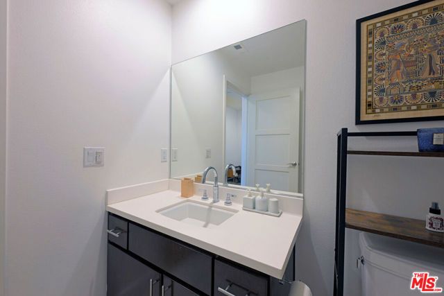 4820 Bellflower Avenue 206, North Hollywood (los Angeles), CA 91601