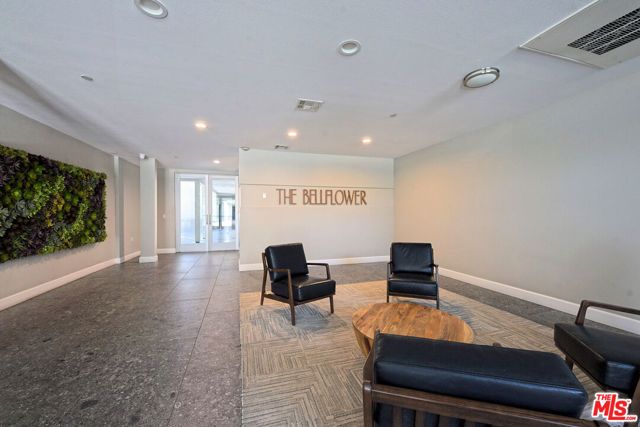 4820 Bellflower Avenue 206, North Hollywood (los Angeles), CA 91601