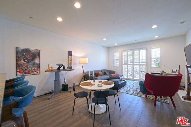 4820 Bellflower Avenue 206, North Hollywood (los Angeles), CA 91601