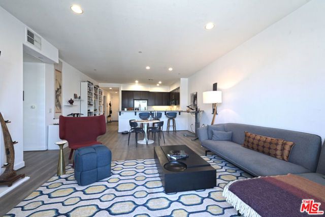 4820 Bellflower Avenue 206, North Hollywood (los Angeles), CA 91601