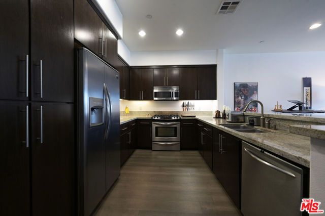 4820 Bellflower Avenue 206, North Hollywood (los Angeles), CA 91601
