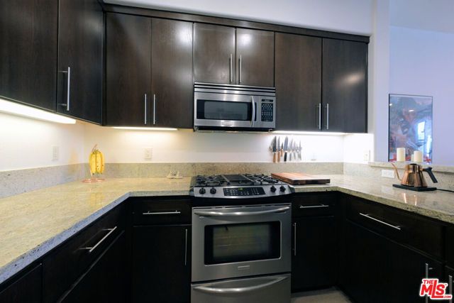 4820 Bellflower Avenue 206, North Hollywood (los Angeles), CA 91601