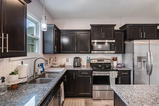 242 Stone Bluff Way, Clarksville, TN 37040