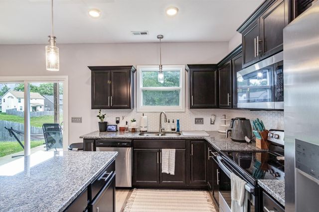 242 Stone Bluff Way, Clarksville, TN 37040