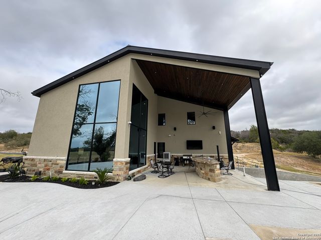 1275 Cypress Creek, Kerrville, TX 78003