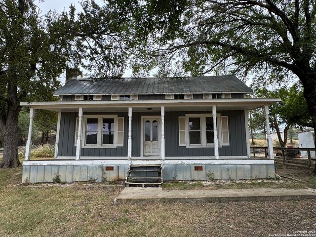 1275 Cypress Creek, Kerrville, TX 78003