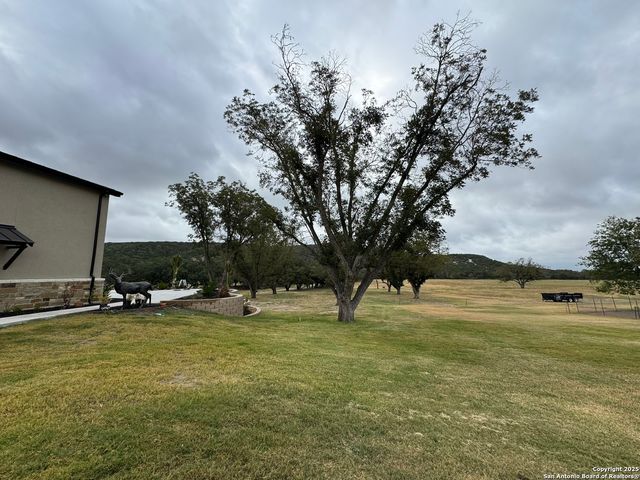 1275 Cypress Creek, Kerrville, TX 78003