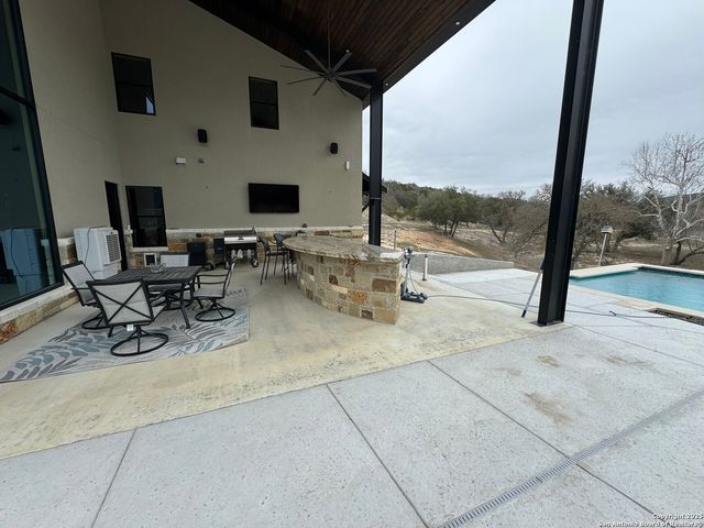 1275 Cypress Creek, Kerrville, TX 78003