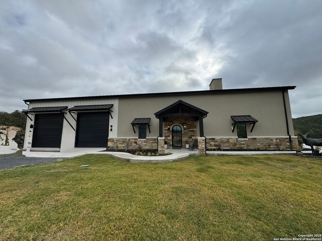 1275 Cypress Creek, Kerrville, TX 78003