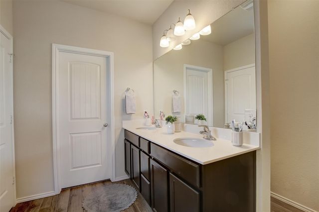 511 Kyra LN, Taylor, TX 76574