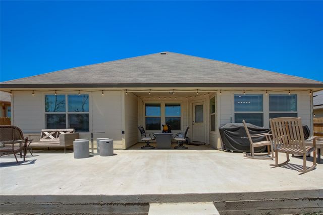 511 Kyra LN, Taylor, TX 76574