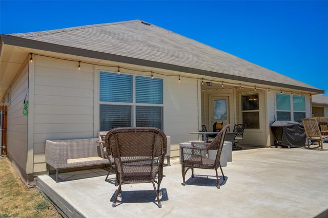 511 Kyra LN, Taylor, TX 76574