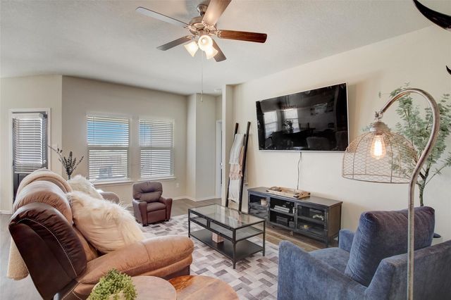 511 Kyra LN, Taylor, TX 76574