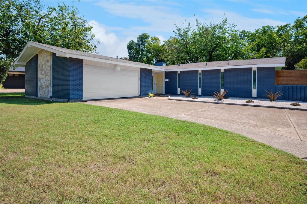 1526 Oates Drive, Dallas, TX 75228