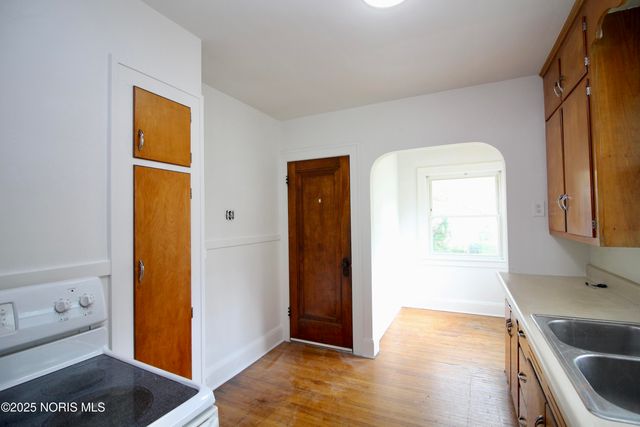 3904 Burton Avenue, Toledo, OH 43612