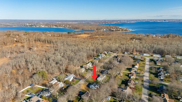 48 Narrows Rd, Bristol, RI 02809