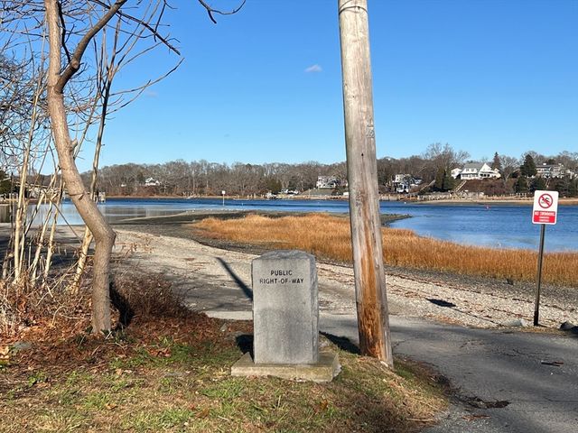 48 Narrows Rd, Bristol, RI 02809