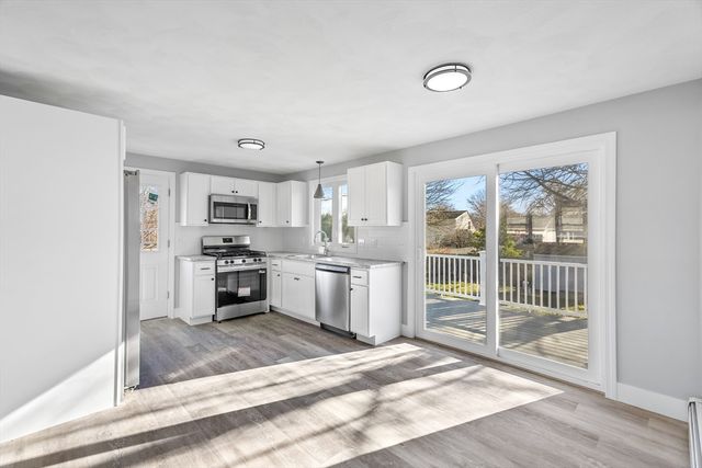 48 Narrows Rd, Bristol, RI 02809