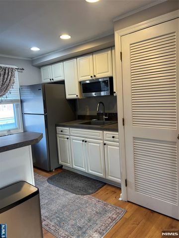 134B Hastings, Rutherford, NJ 07070