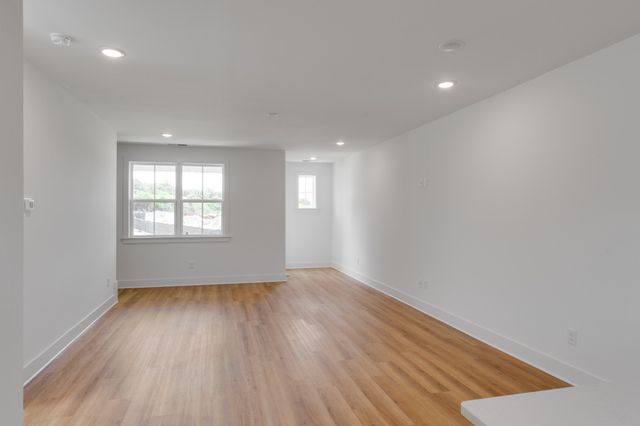 3306 Conviser Dr, Nashville, TN 37207
