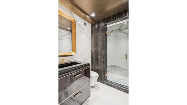 923 5th Ave Apt 4A, New York City, NY 10021