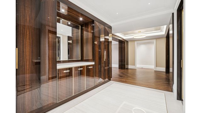 923 5th Ave Apt 4A, New York City, NY 10021