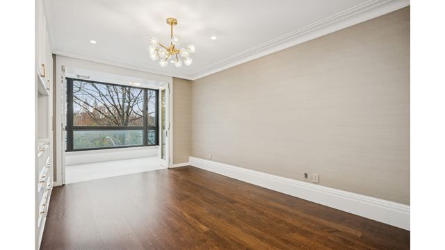 923 5th Ave Apt 4A, New York City, NY 10021