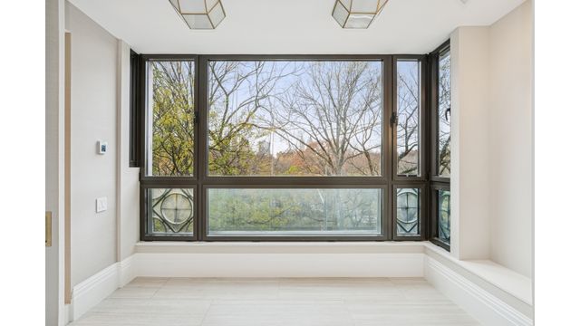 923 5th Ave Apt 4A, New York City, NY 10021