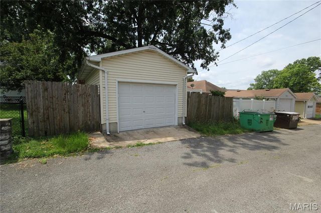 5477 Oleatha Avenue, St Louis, MO 63139