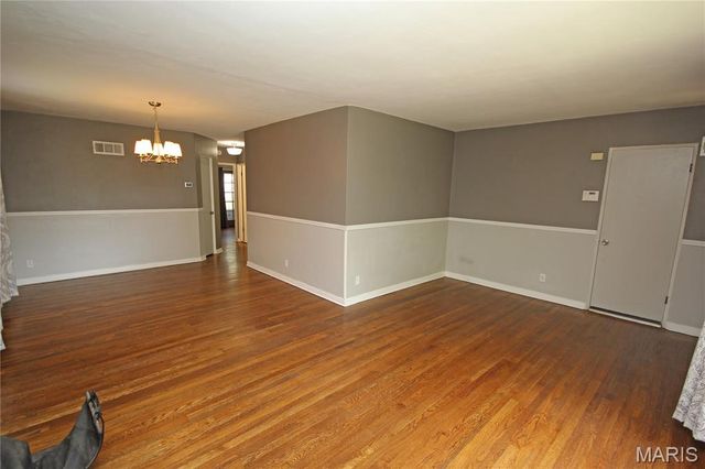 5477 Oleatha Avenue, St Louis, MO 63139
