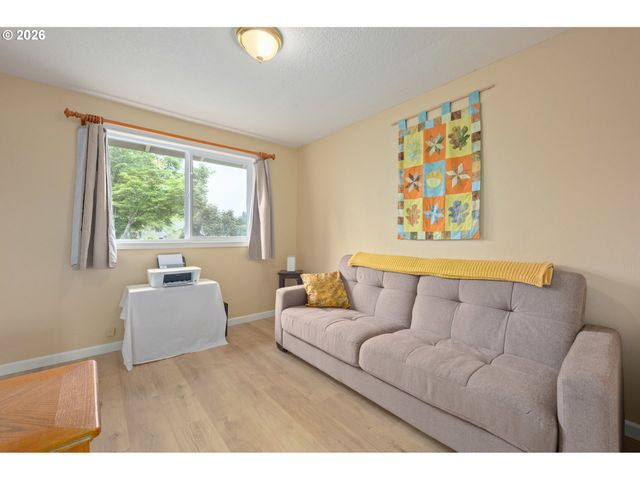 2154 PRINCETON Dr, Eugene, OR 97405