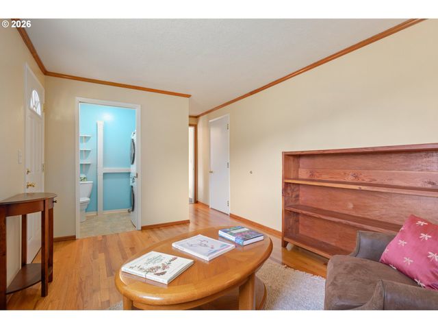 2154 PRINCETON Dr, Eugene, OR 97405