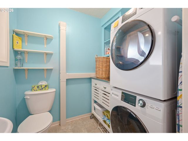 2154 PRINCETON Dr, Eugene, OR 97405