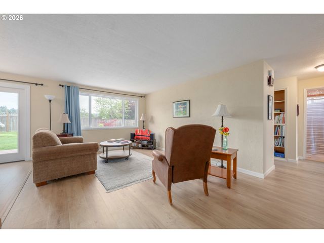 2154 PRINCETON Dr, Eugene, OR 97405