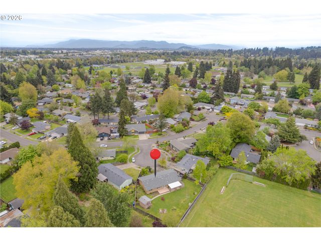 2154 PRINCETON Dr, Eugene, OR 97405