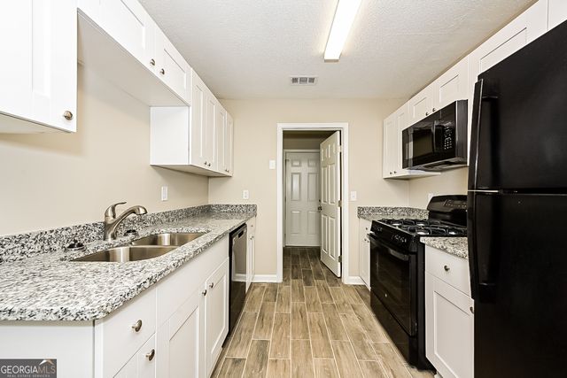 2877 Old South Drive, Jonesboro, GA 30236