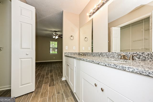 2877 Old South Drive, Jonesboro, GA 30236