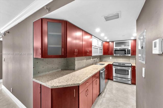 2401 Collins Ave 1807, Miami Beach, FL 33140
