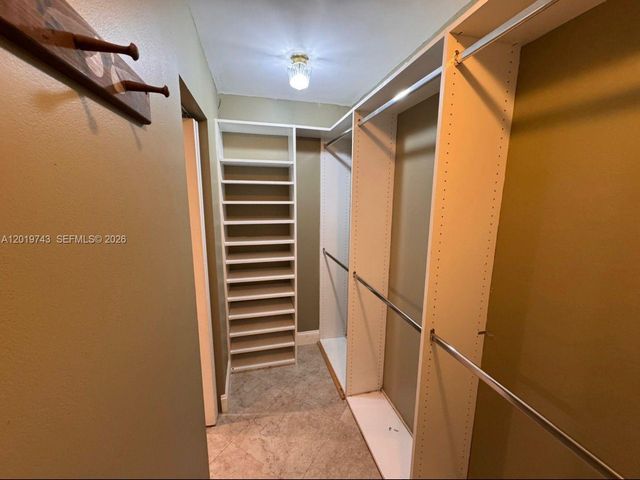 2401 Collins Ave 1807, Miami Beach, FL 33140
