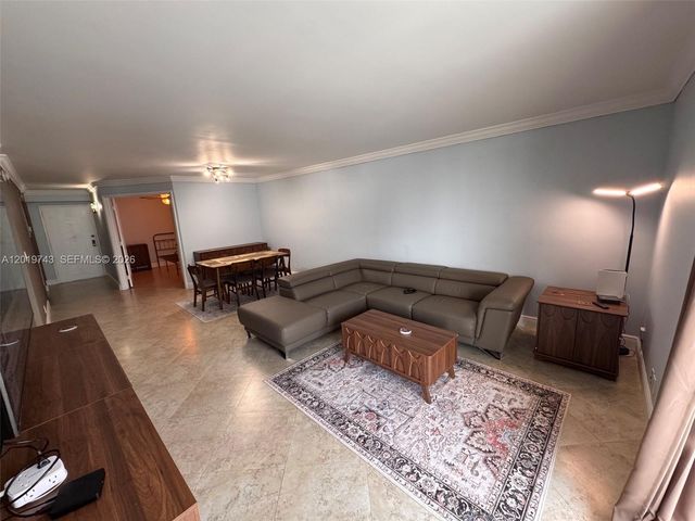 2401 Collins Ave 1807, Miami Beach, FL 33140