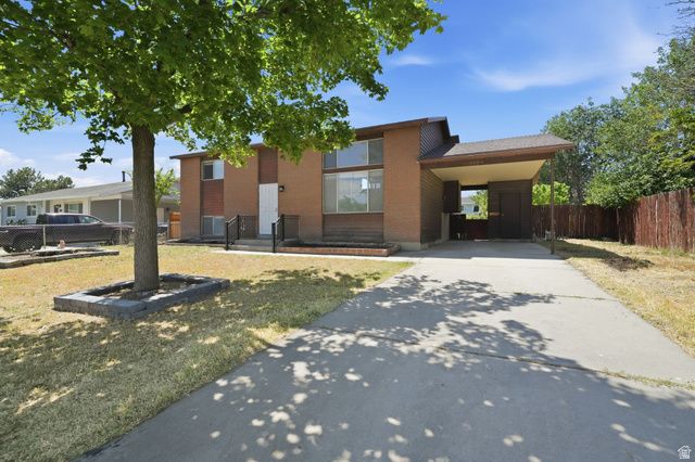 6166 S CUMULUS CIR, Kearns, UT 84118