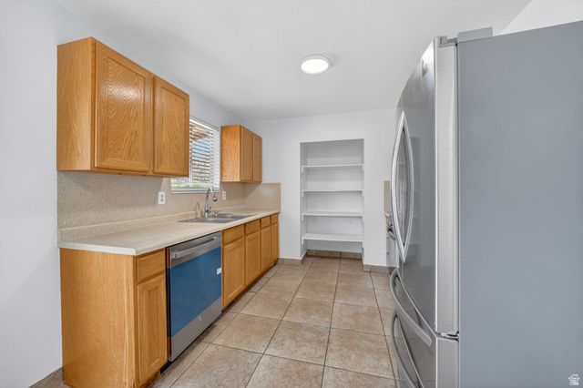 6166 S CUMULUS CIR, Kearns, UT 84118