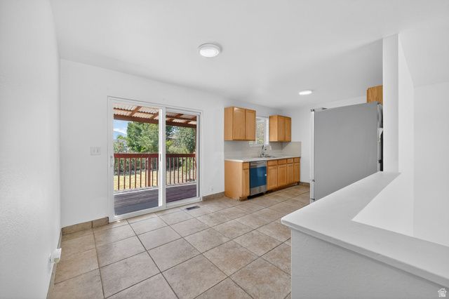 6166 S CUMULUS CIR, Kearns, UT 84118