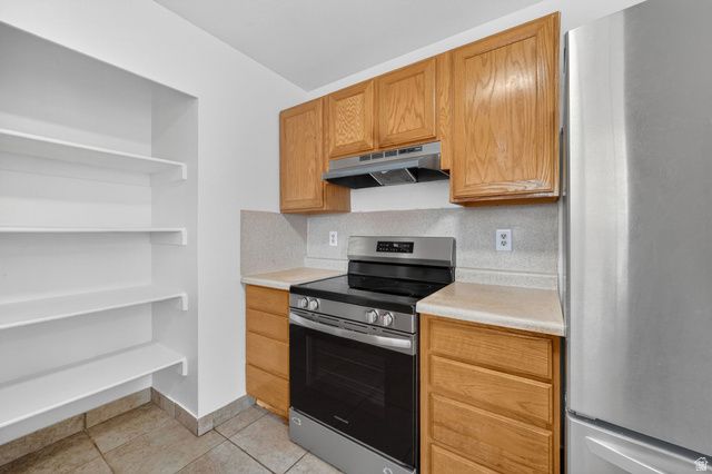 6166 S CUMULUS CIR, Kearns, UT 84118