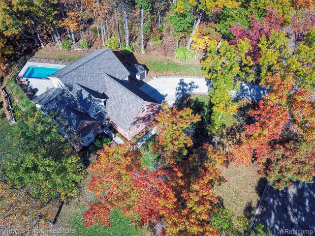 1291 Courtney Court, Hartland Township, MI 48353