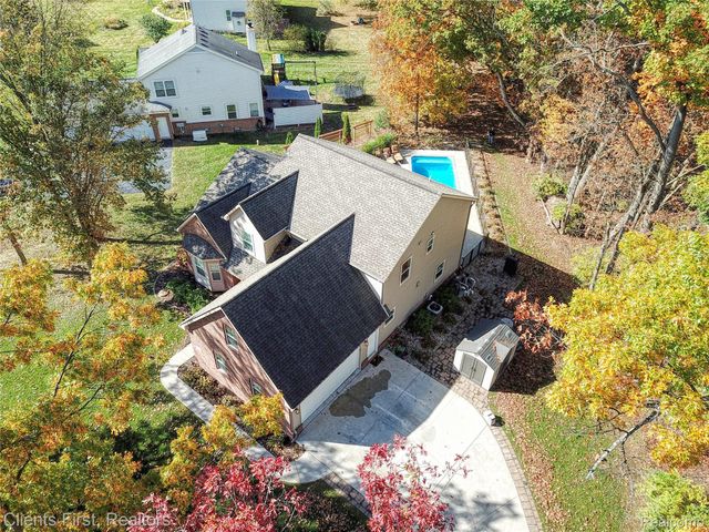 1291 Courtney Court, Hartland Township, MI 48353