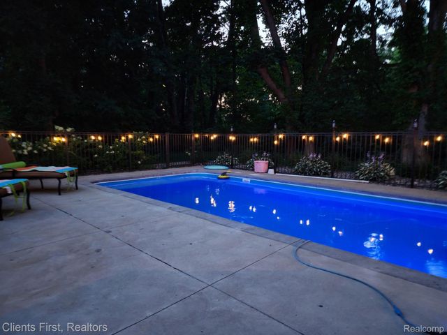1291 Courtney Court, Hartland Township, MI 48353