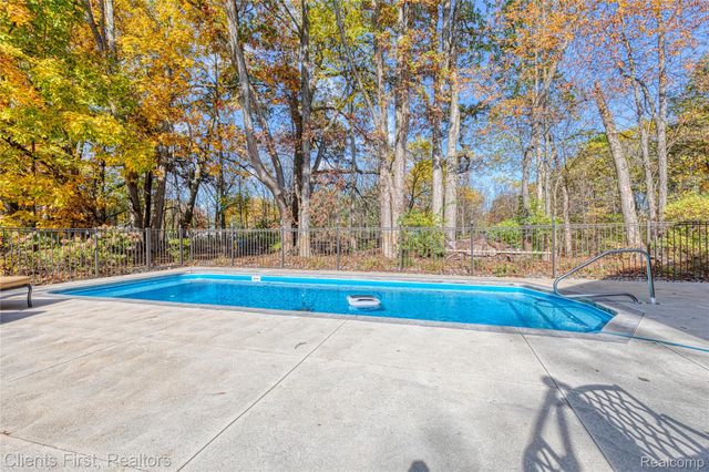 1291 Courtney Court, Hartland Township, MI 48353