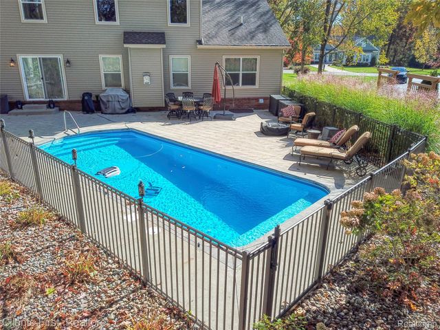 1291 Courtney Court, Hartland Township, MI 48353